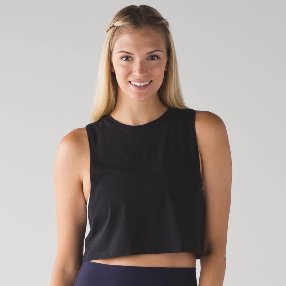 Lululemon Athletica Muscle Love Cropped Black Workout Gym Tank Top EUC Size 6